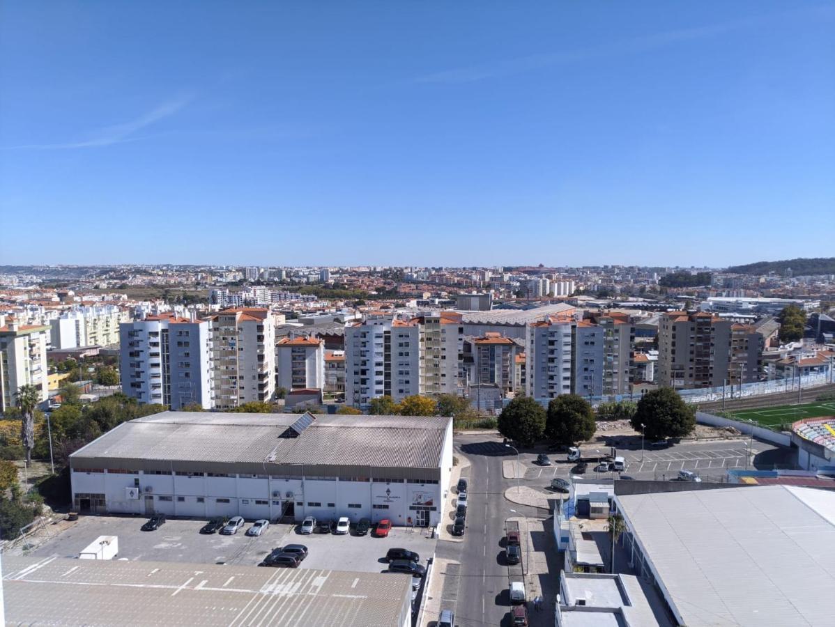 Appartement In Bed With Lisbon 11K à Amadora Extérieur photo